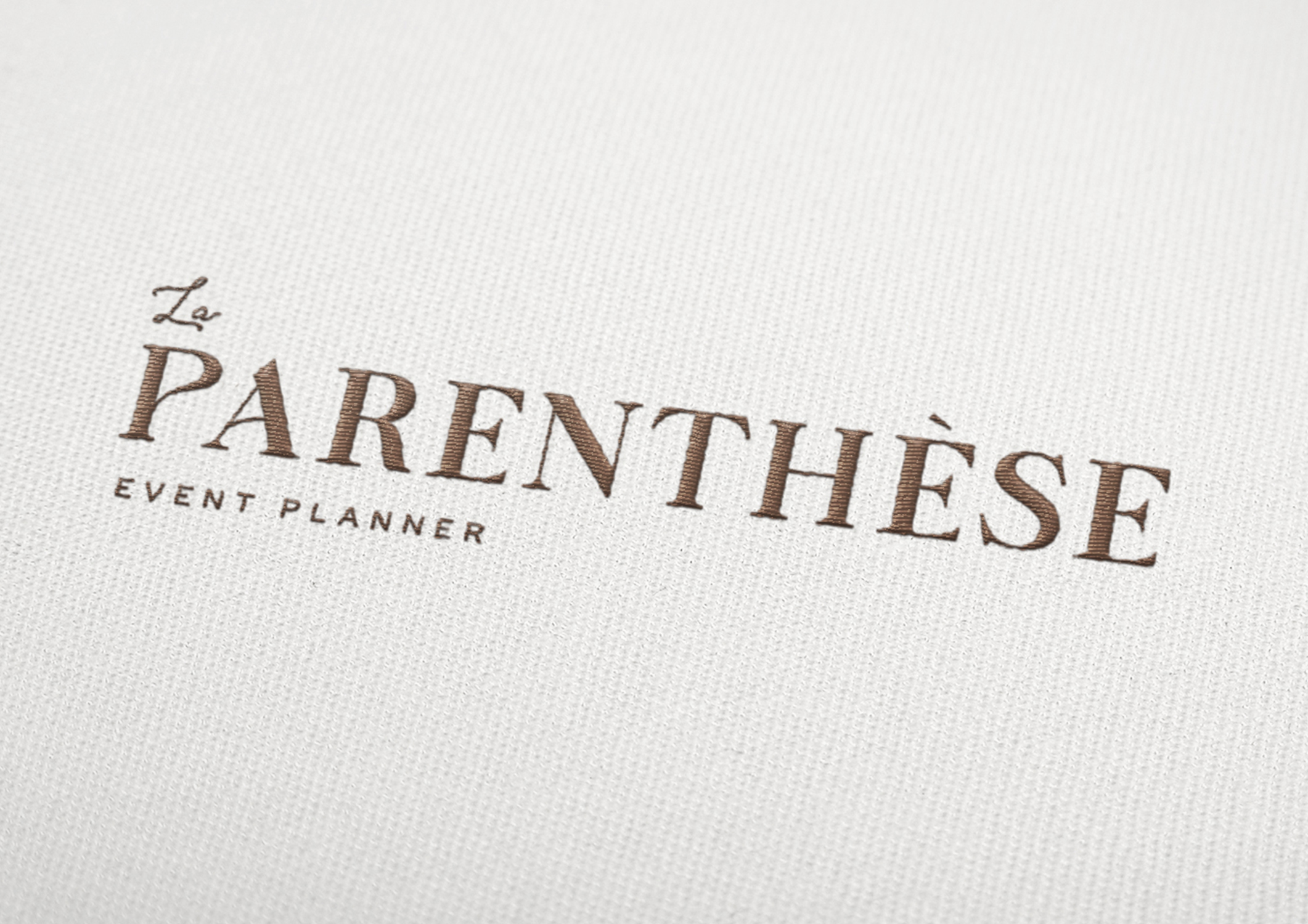 La Parenthèse Embroidered Logo