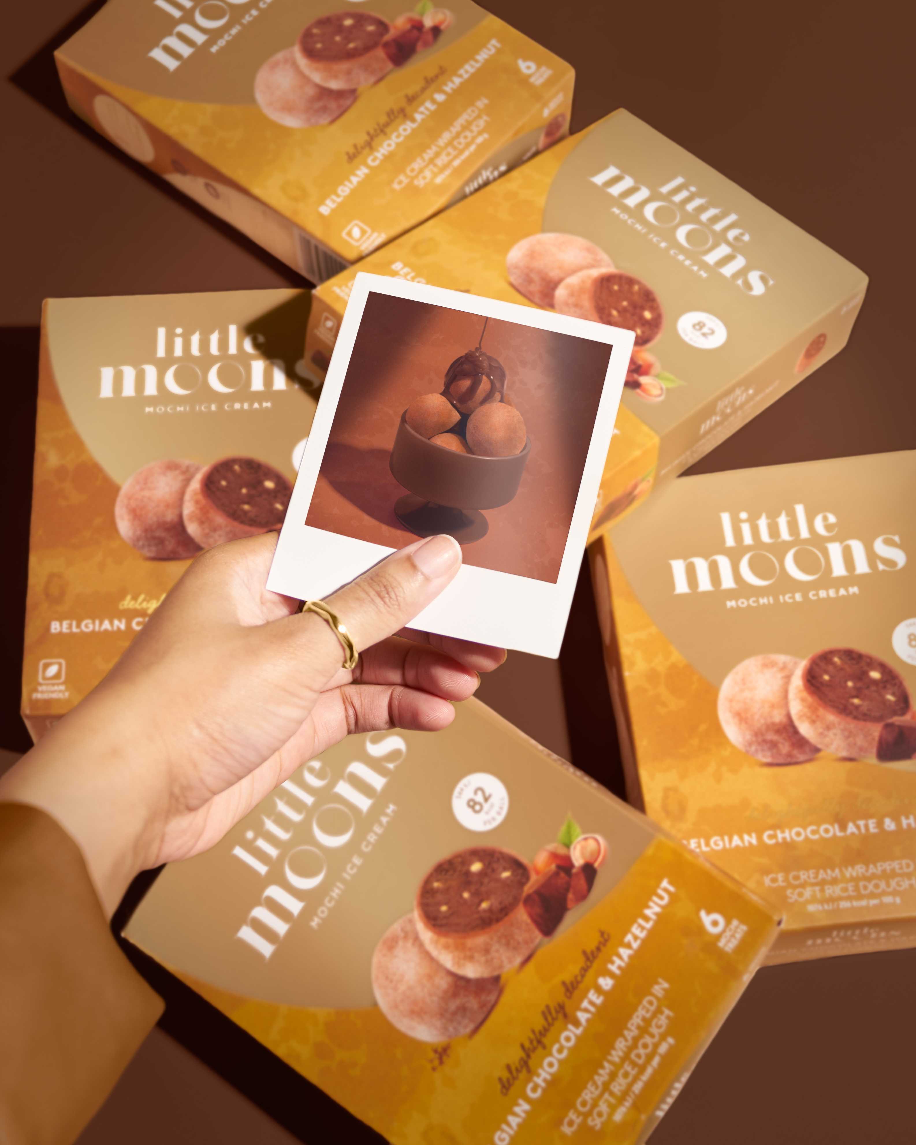 Little Moons : Presentation Image